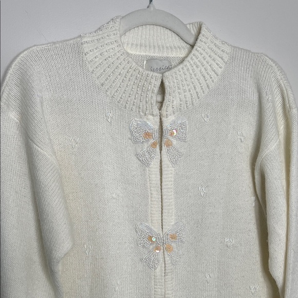 Elegant White Sweater with Butterfly Embellishments - Picture 2 of 6
